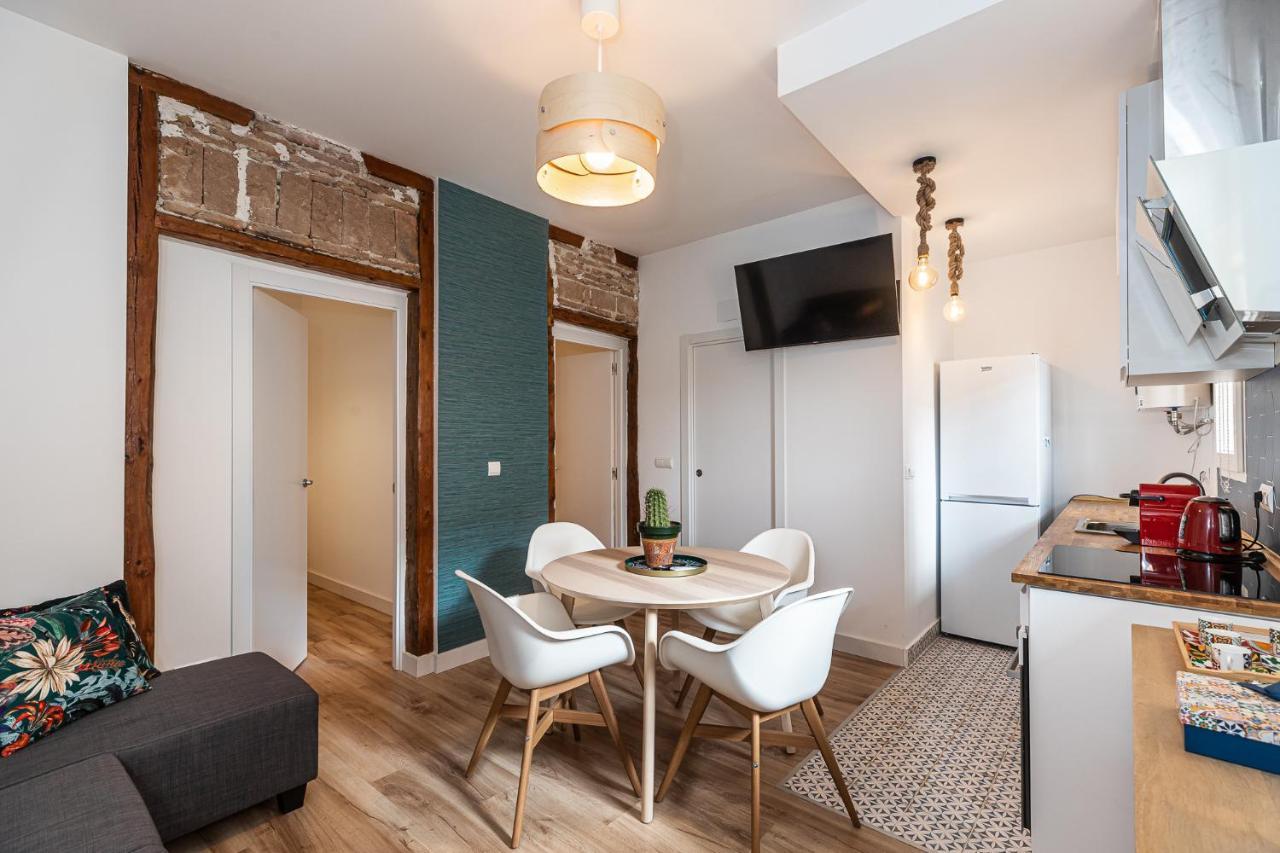Bnbholder Friendly La Latina Apartment Madrid Ngoại thất bức ảnh